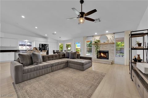 Photo of 958 Wild West Drive, Henderson, NV 89002 (MLS # 2730296) Photo of 958 Wild West Drive, Henderson, NV 89002 (MLS # 2730296)