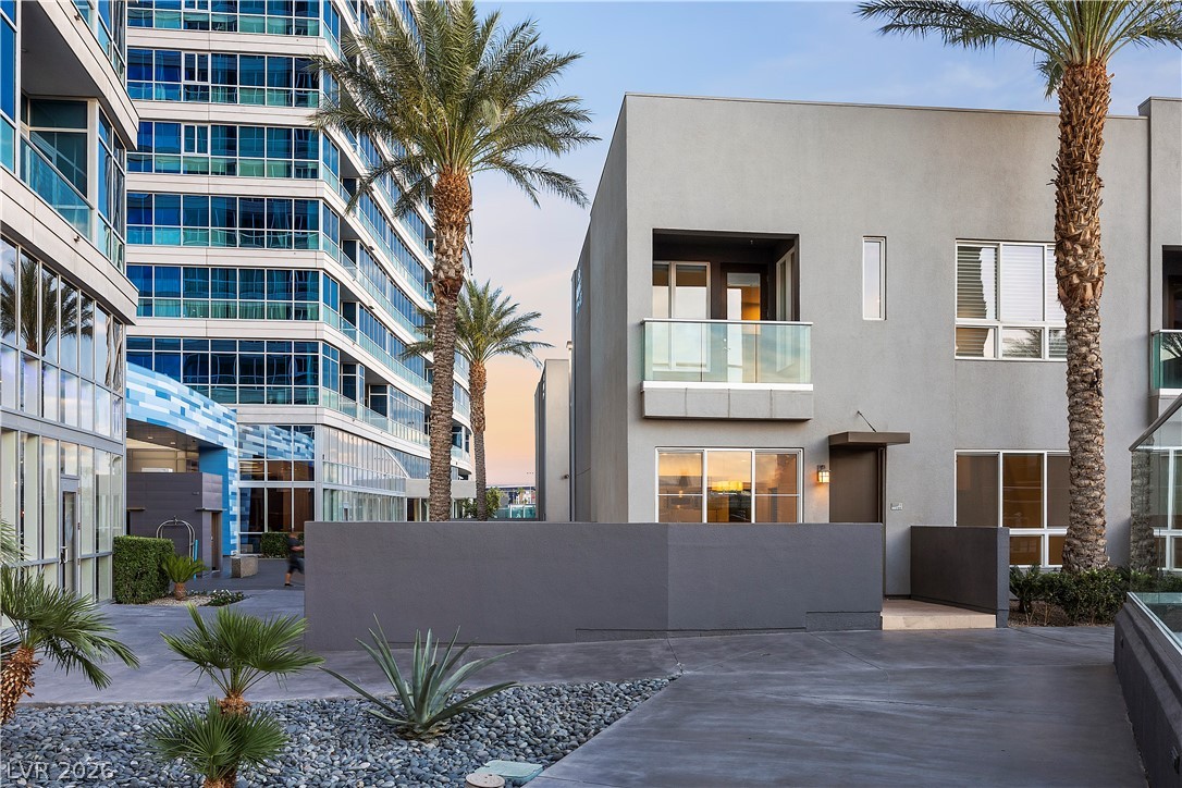 4565 Dean Martin Drive 102