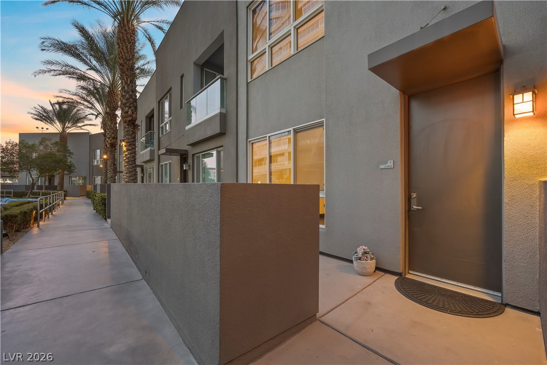 4565 Dean Martin Drive 102