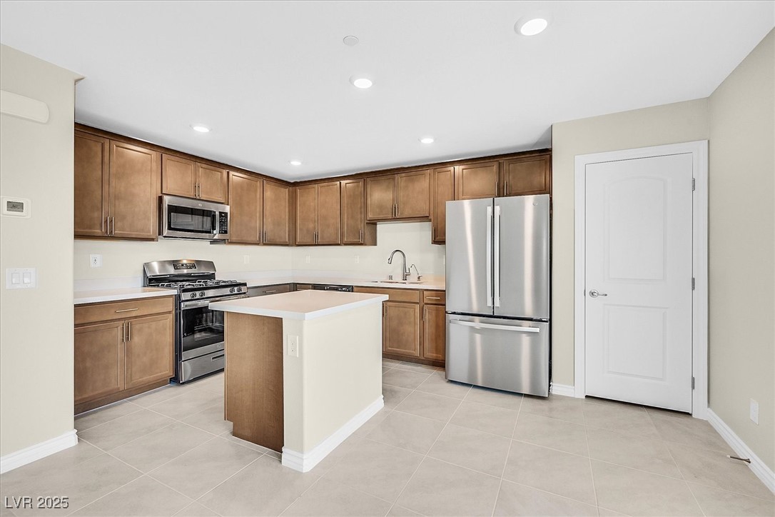 366 Rosefinch Street