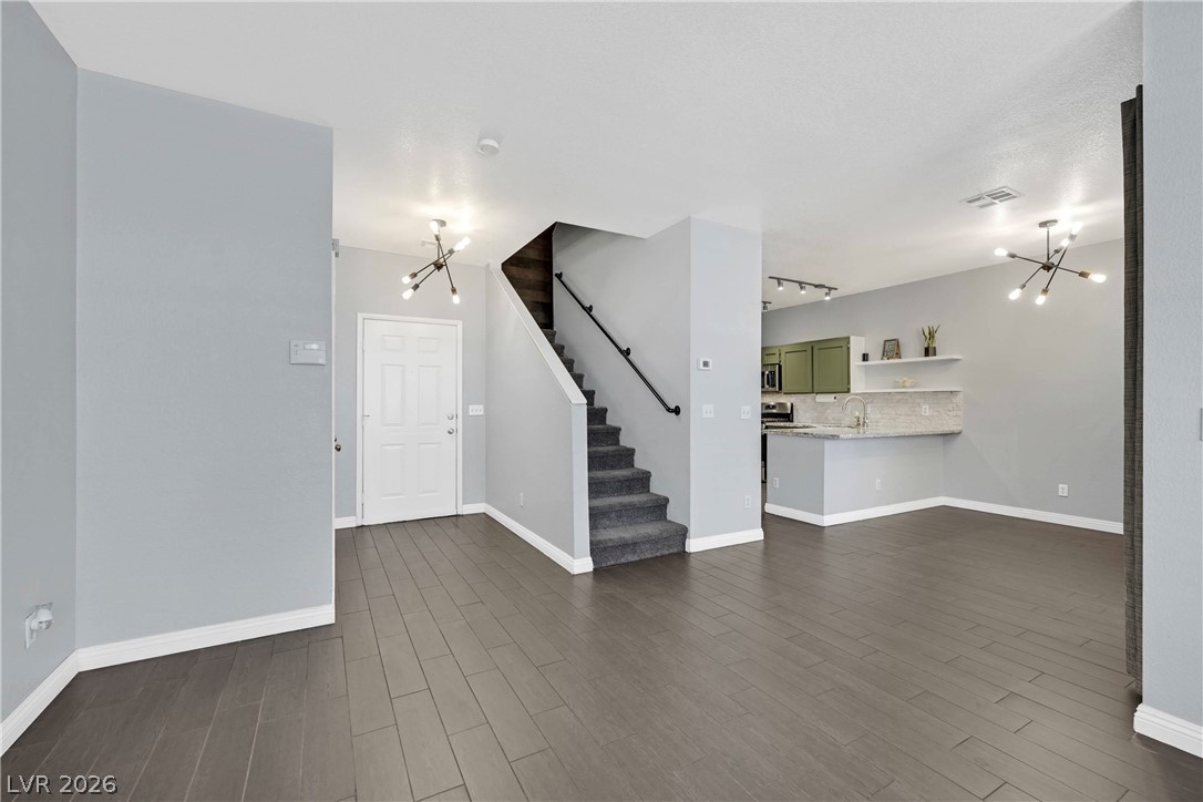 251 S Green Valley Parkway 2012