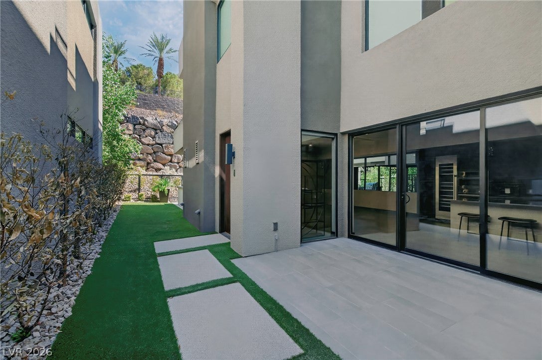 5 Promenade Isle Lane