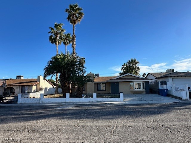3905 Calle De Este
