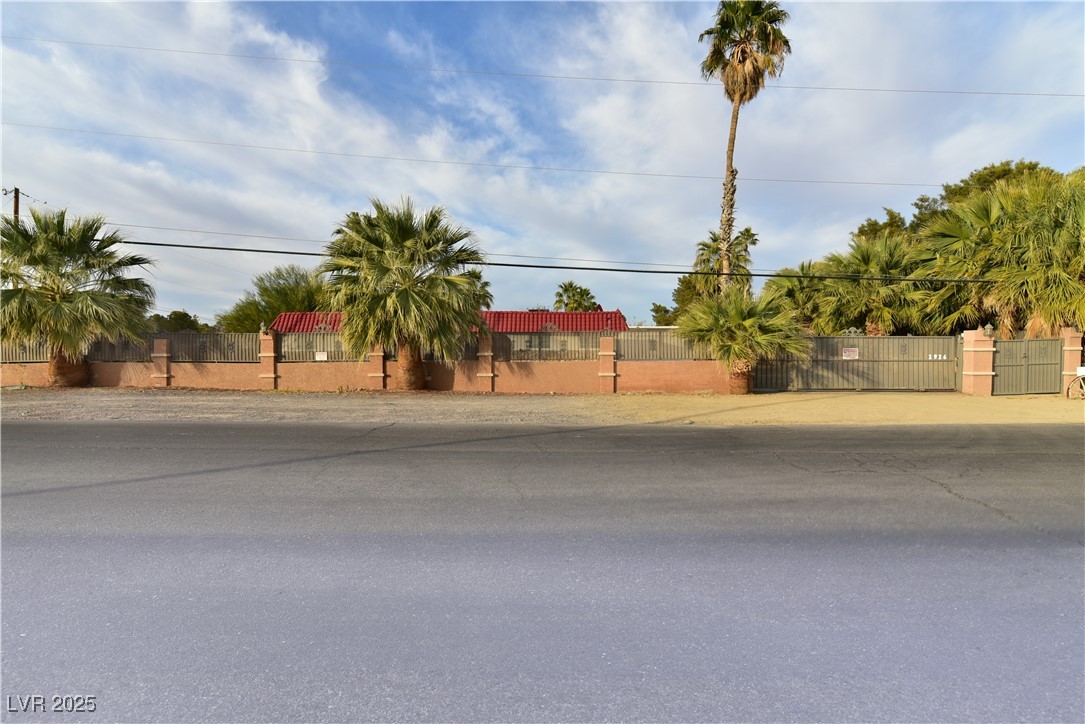 2926 E Eldorado Lane
