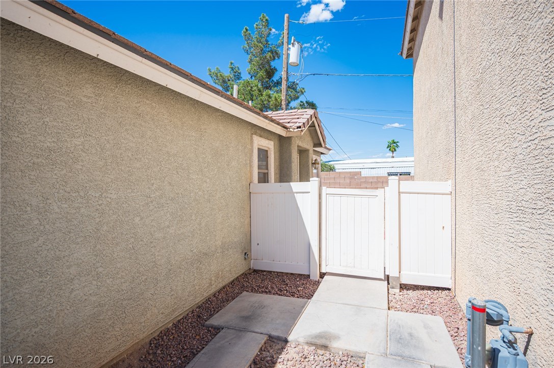 5242 Paradise Skies Avenue