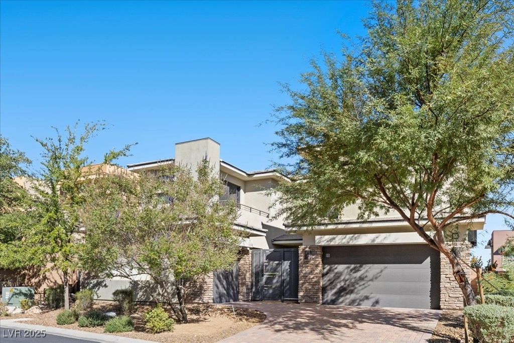 88 Pristine Glen Street