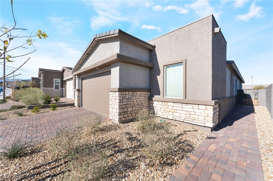 9374 Sequoia Ridge Avenue