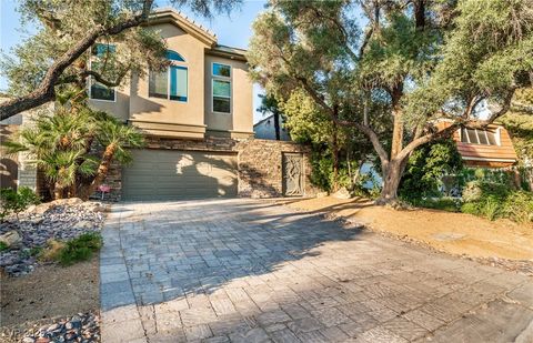 Photo of 980 Vegas Valley Drive, Las Vegas, NV 89109 (MLS # 2740239)