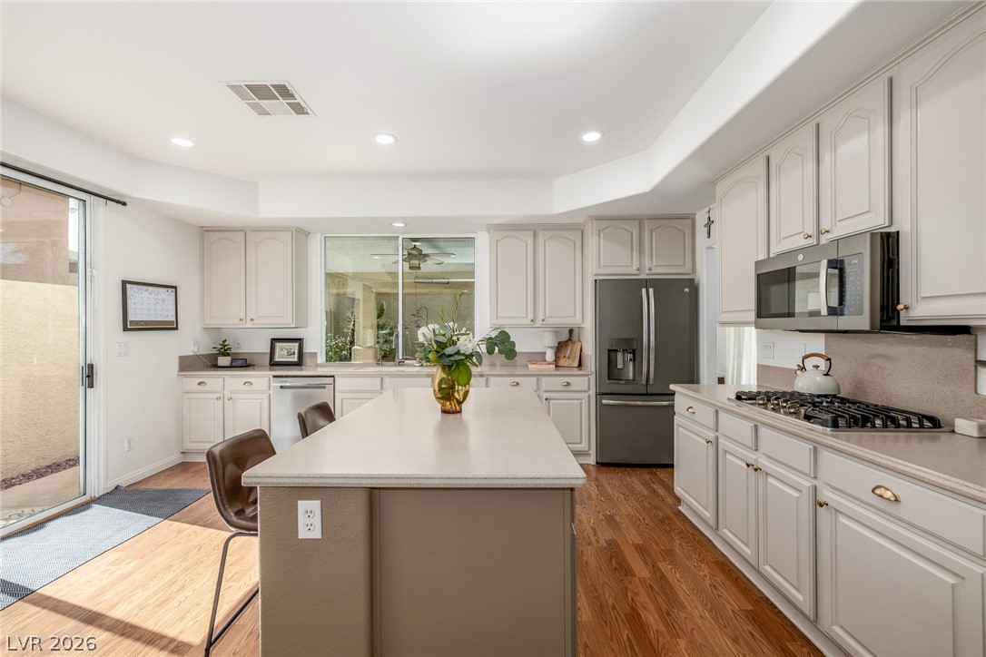 637 Jade Cliffs Lane