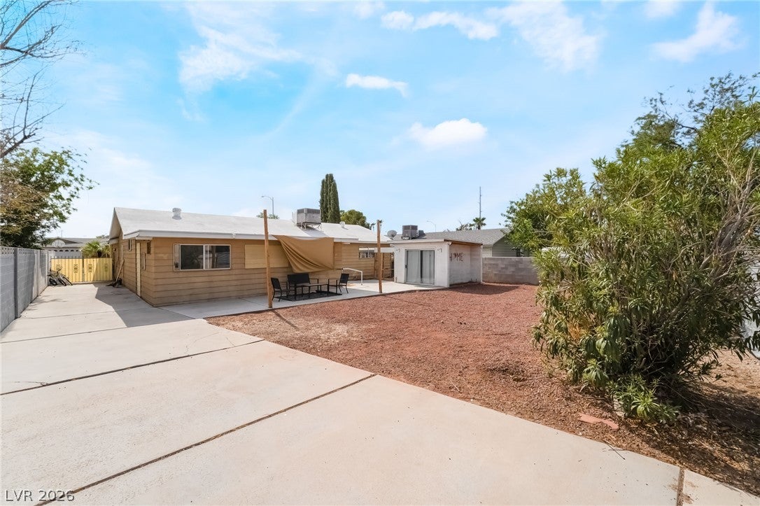 836 Benita Place