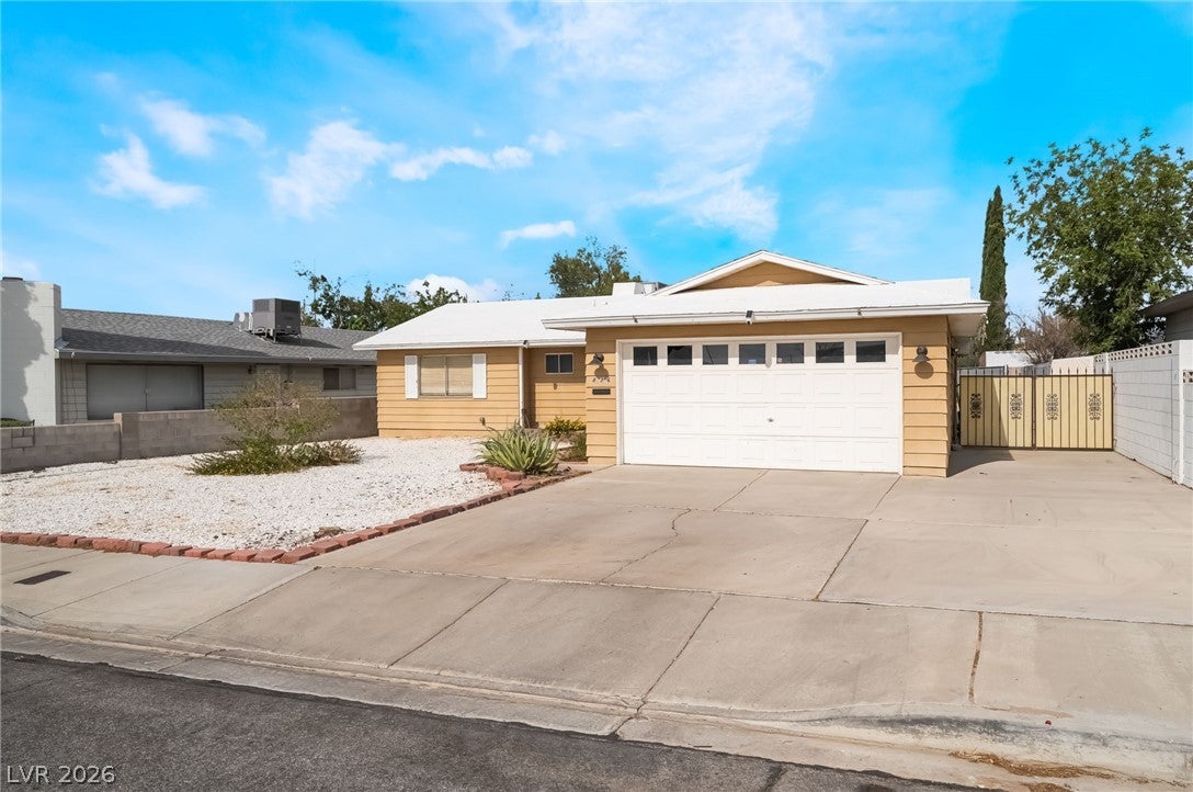 836 Benita Place