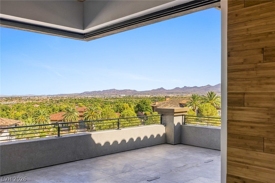 Properties 1 12 Oakmont Hills Lane