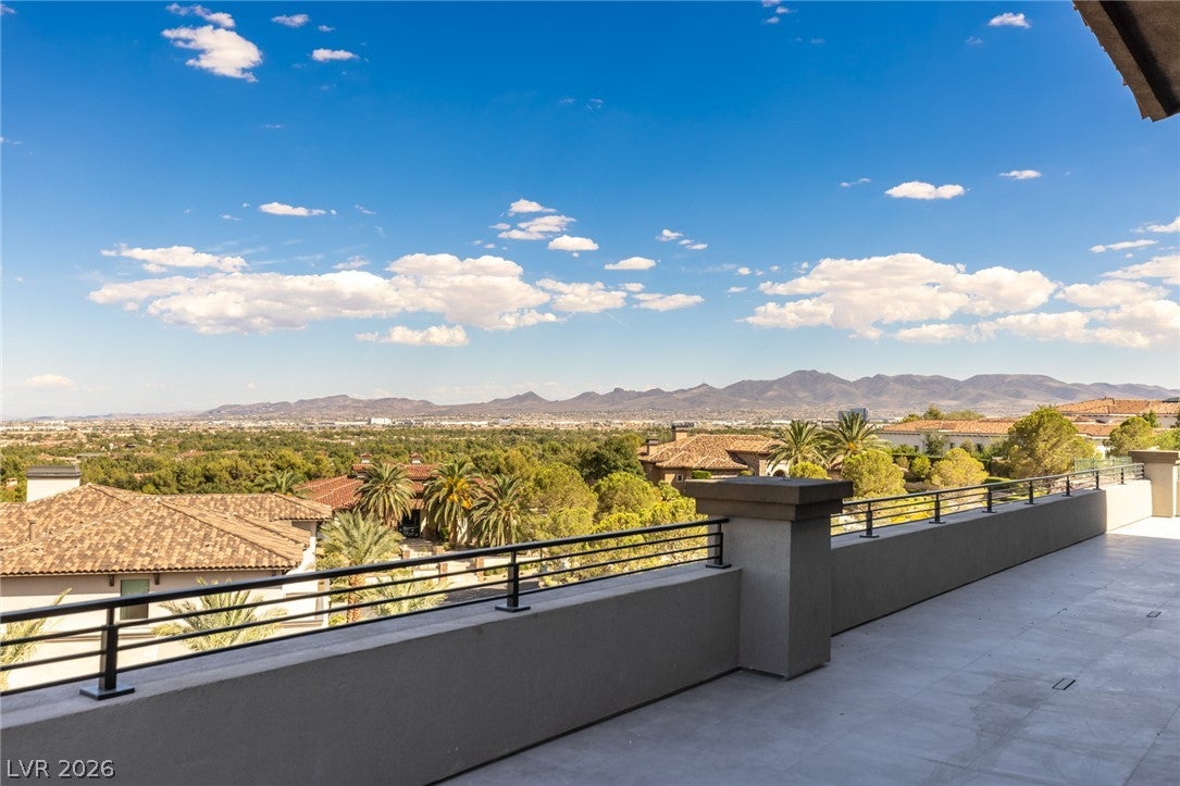 Properties 2 12 Oakmont Hills Lane