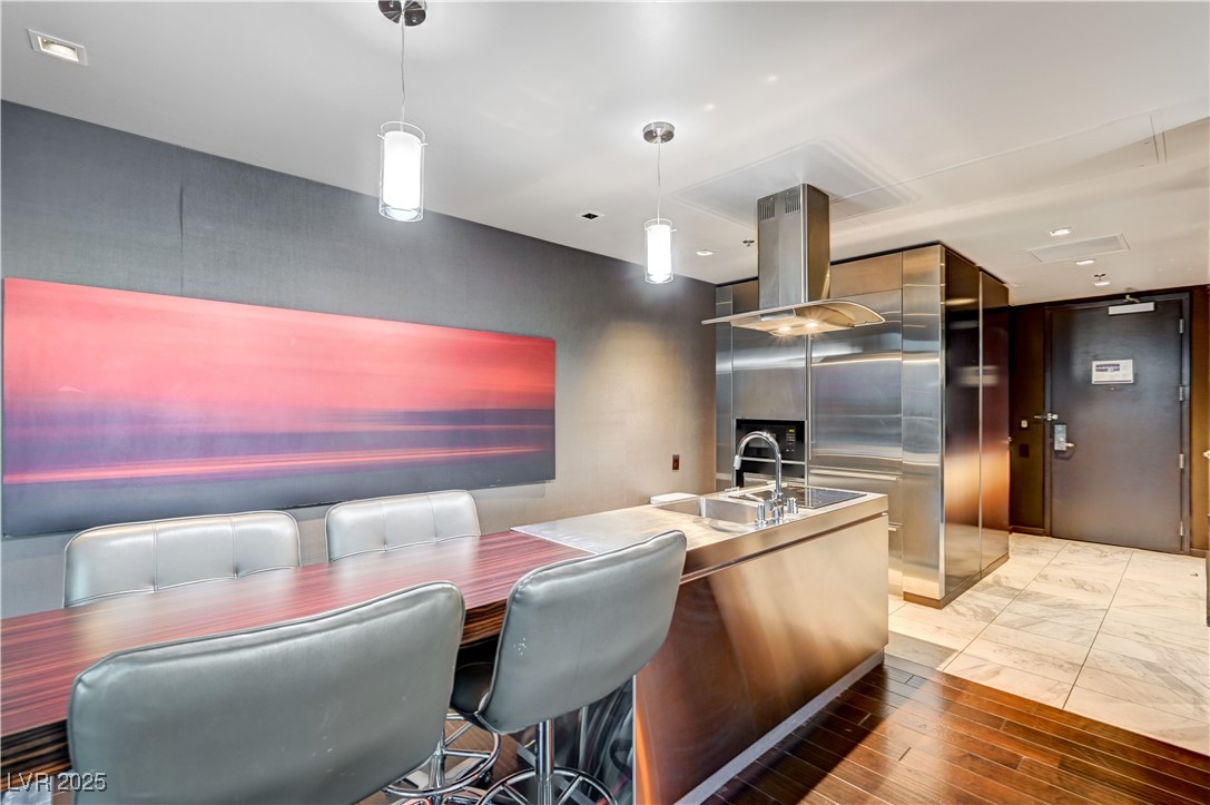 4381 W Flamingo Road 17301