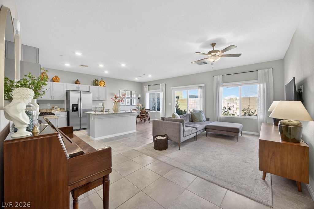 10962 Cambridge Lakes Avenue