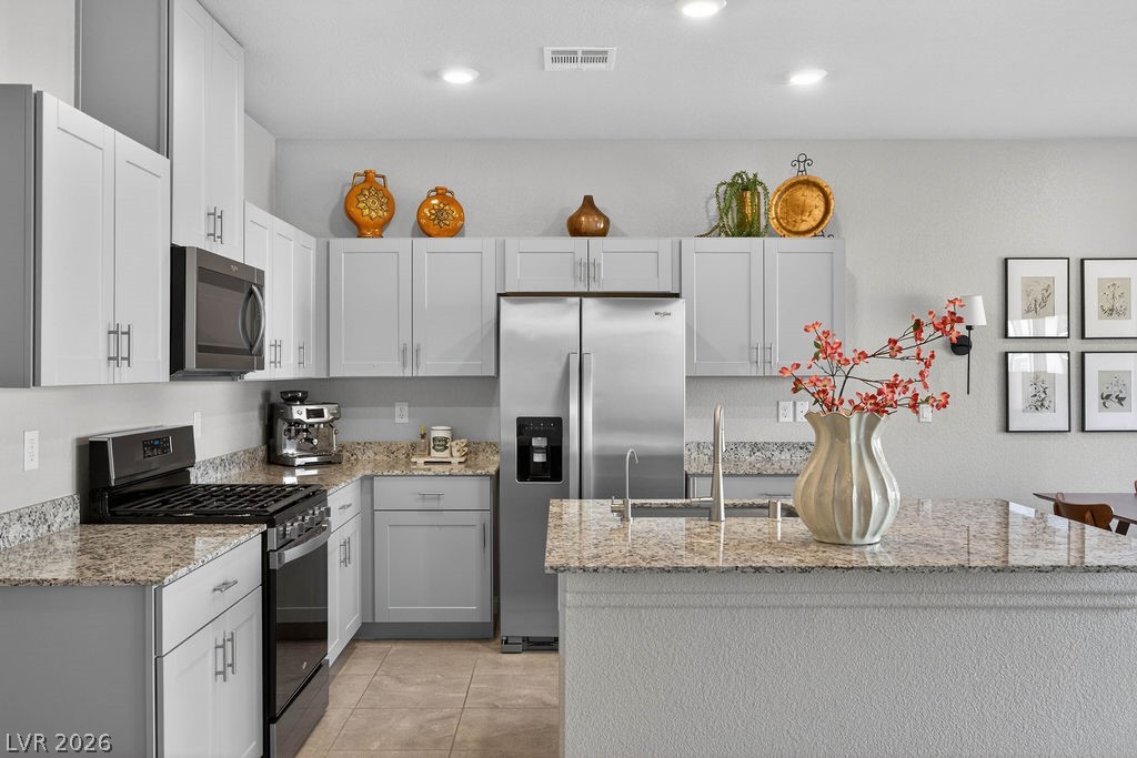 10962 Cambridge Lakes Avenue