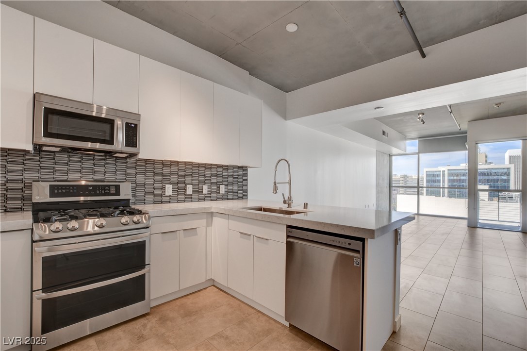 353 E Bonneville Avenue 904