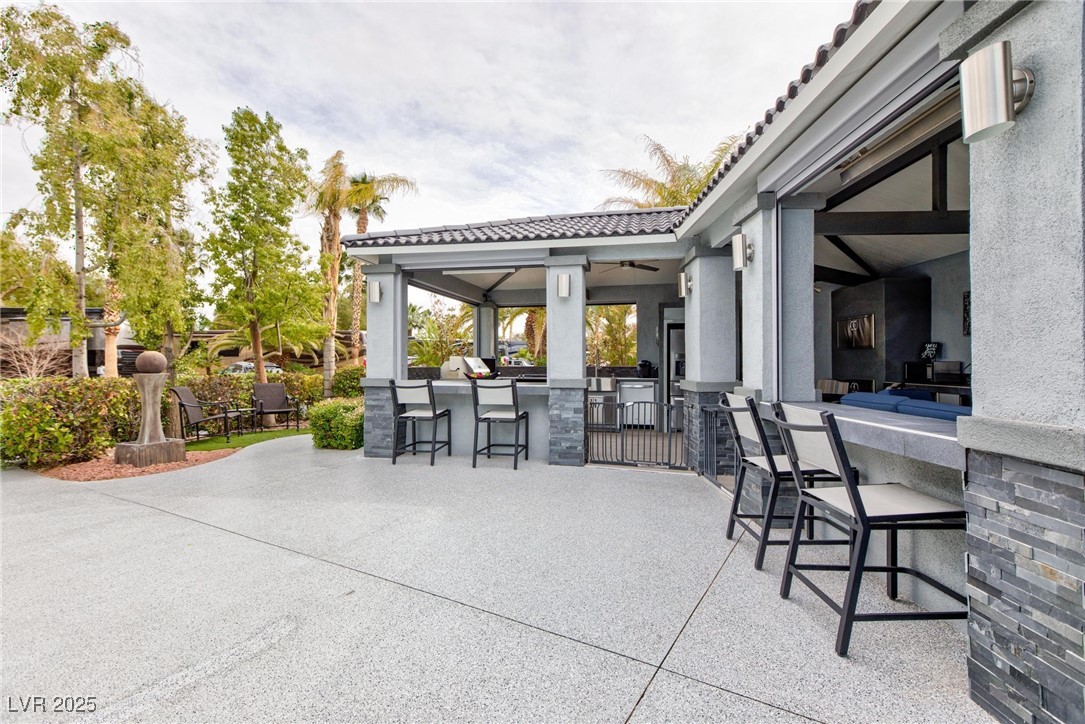 Properties 2 8175 Arville Street 335