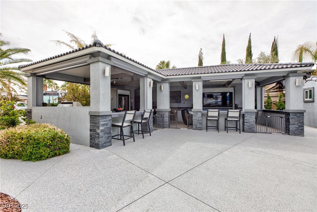 Properties 1 8175 Arville Street 335