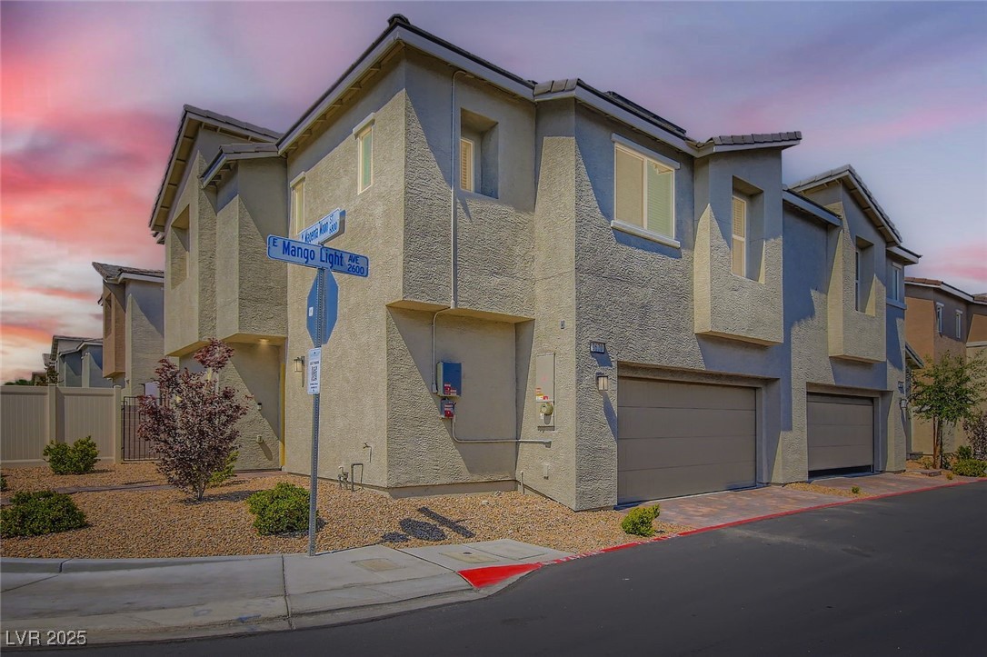 2670 Mango Light Avenue