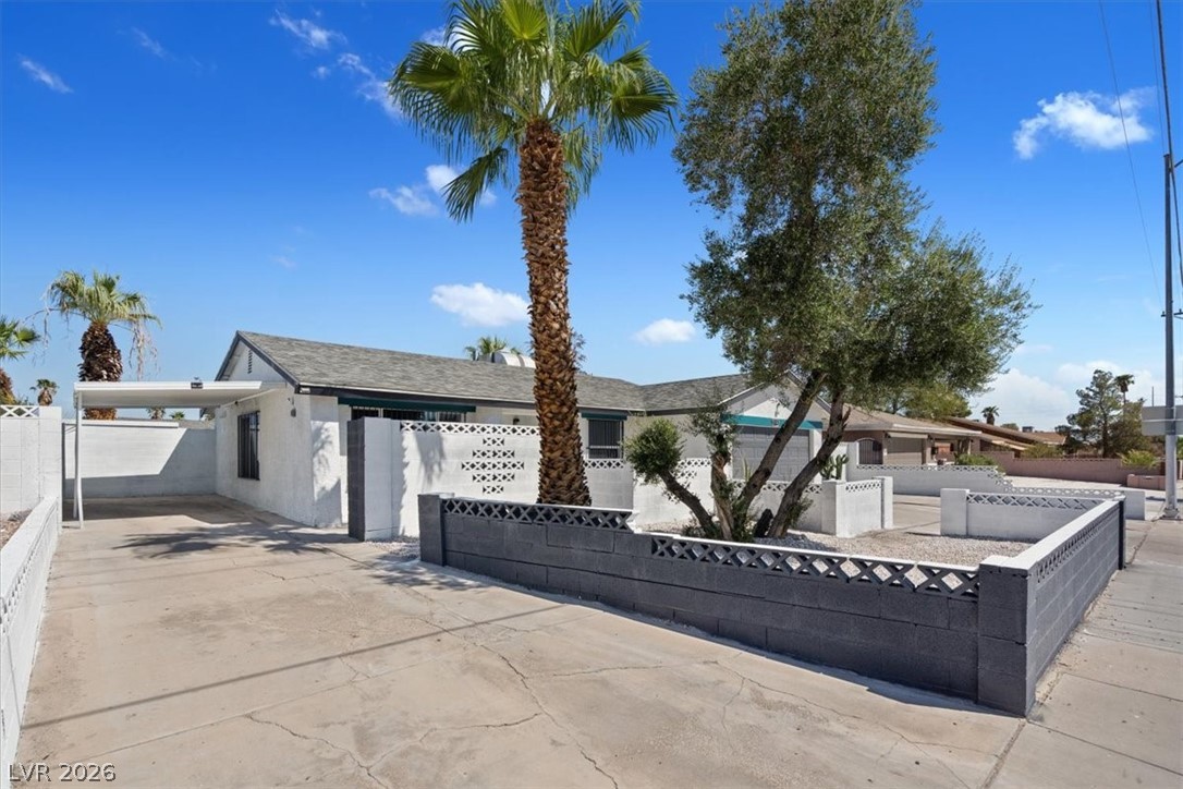 2174 E Russell Road