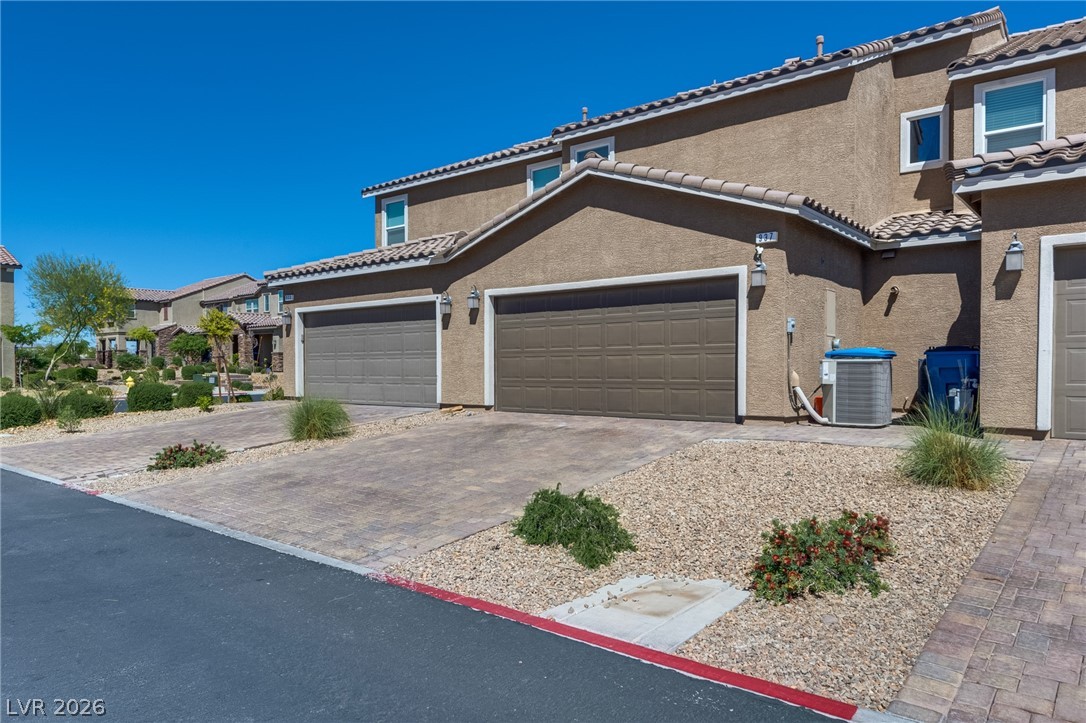 937 Mineral Wells Avenue