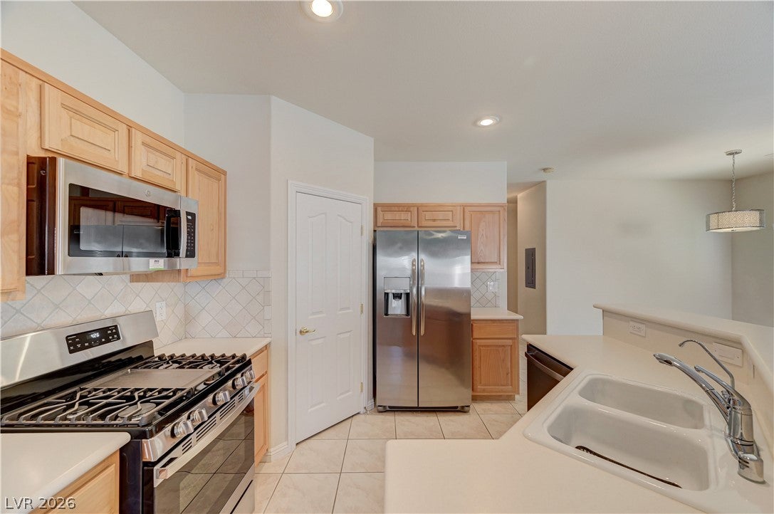 7040 Caribou Ridge Street 103