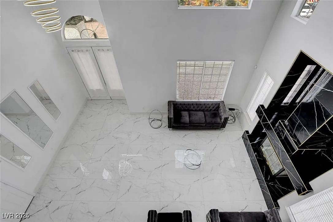 6315 N El Capitan Way