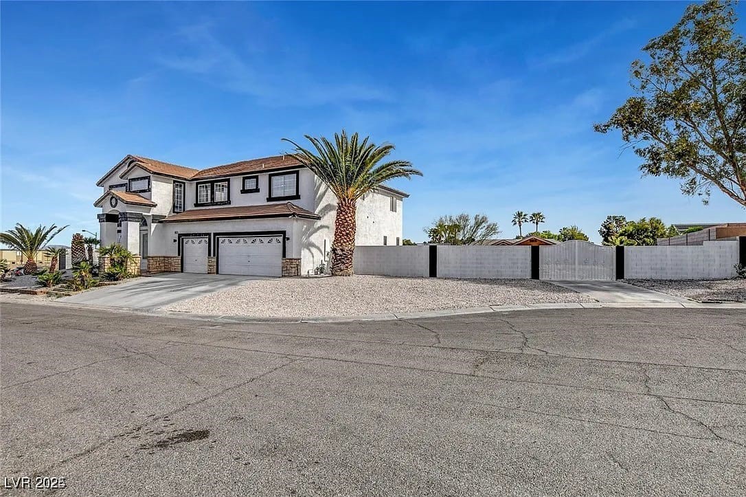 6315 N El Capitan Way