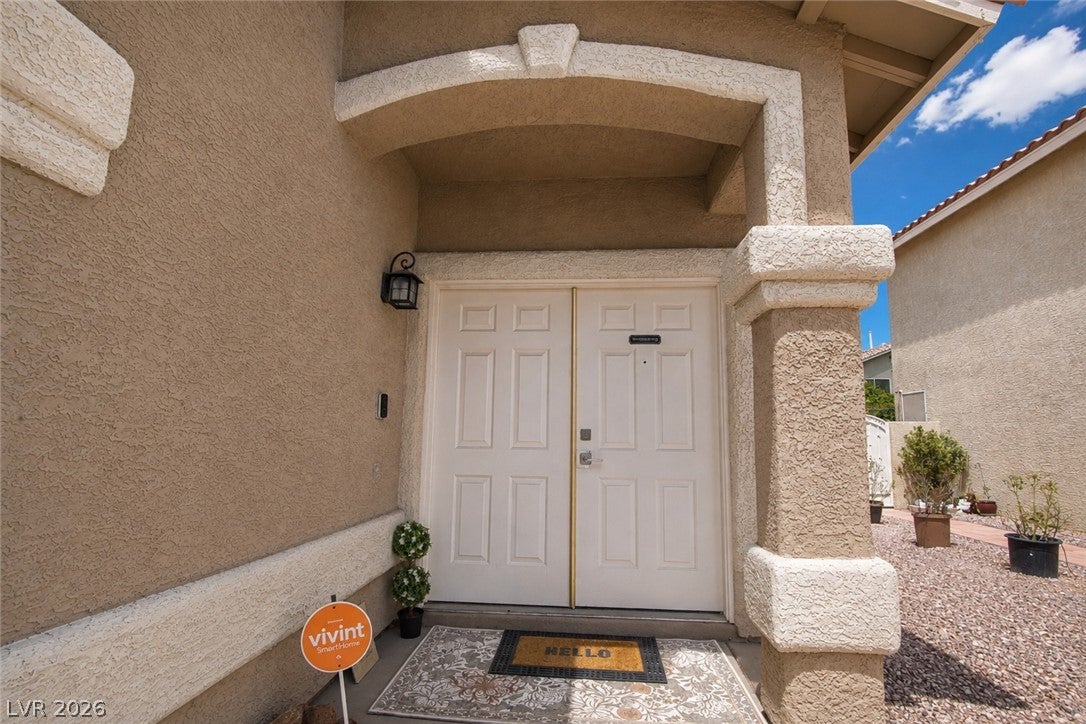 912 Sterling Thorn Court