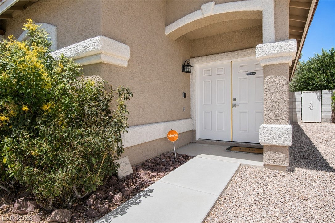 912 Sterling Thorn Court