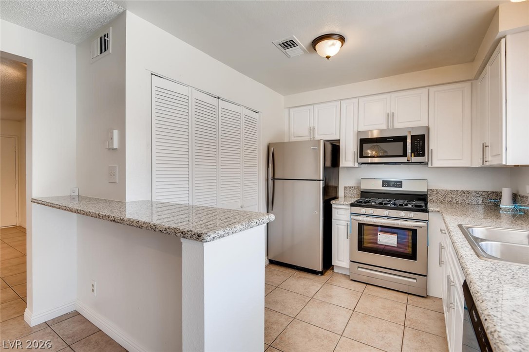 6156 Meadow Vista Lane