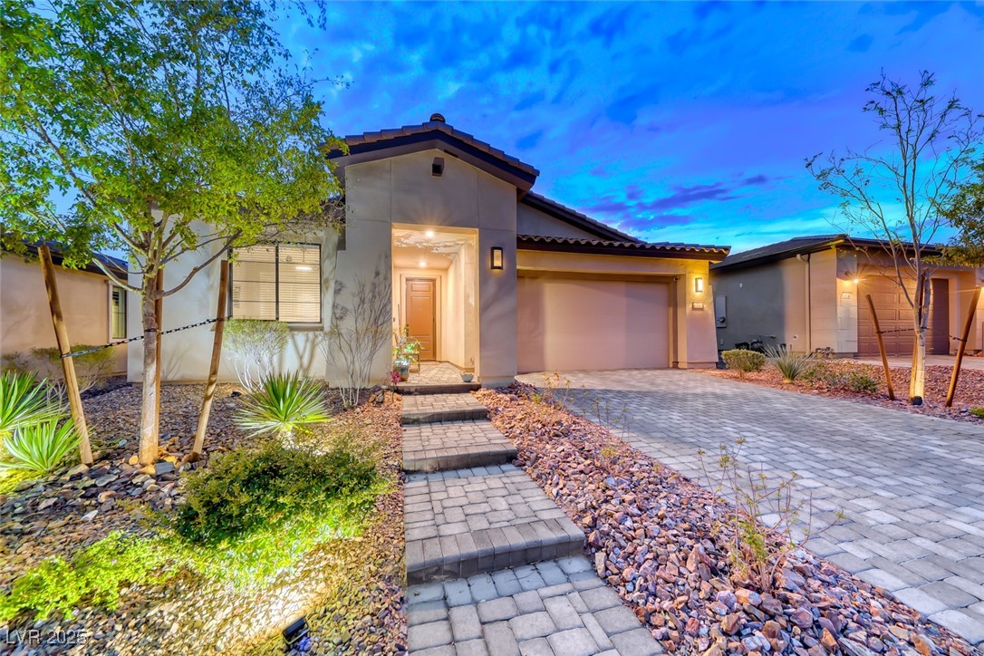 Properties 1 13 Stone Yucca Court