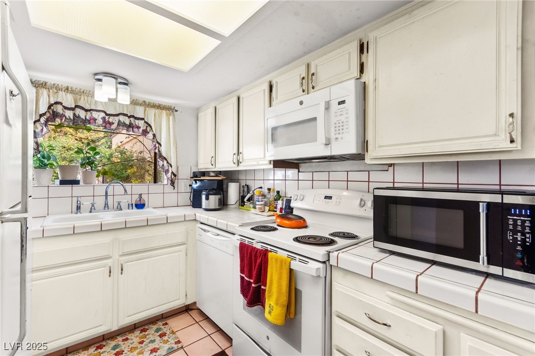 1863 Camino Verde Lane, Las Vegas, Nevada image 2