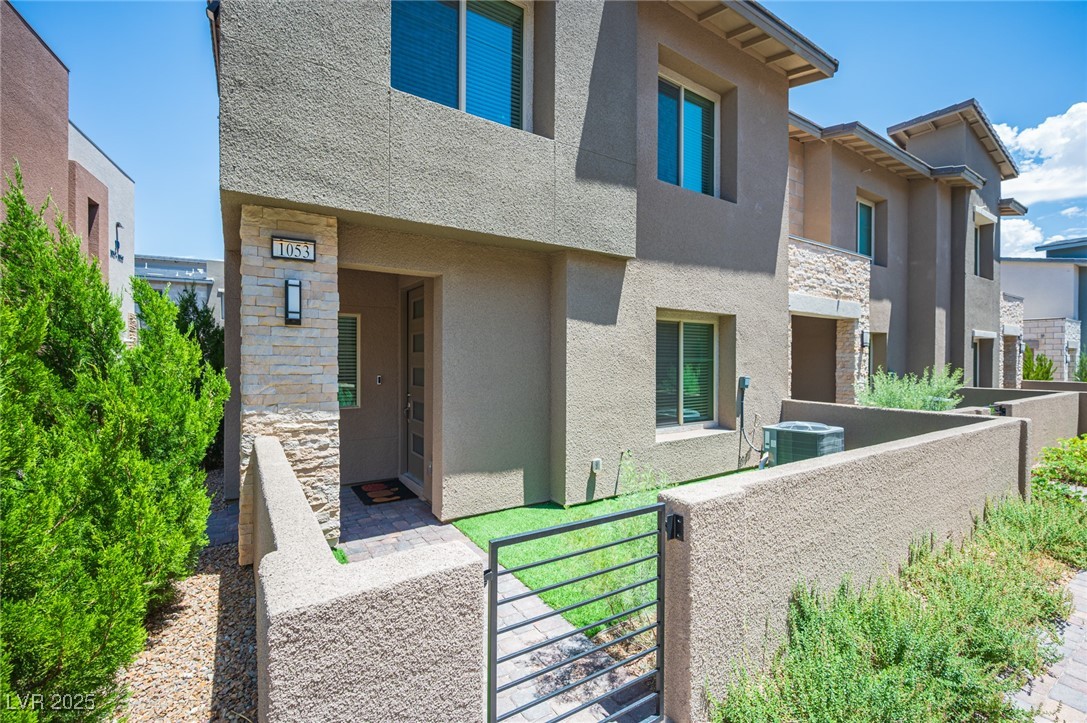 Properties 2 600 N Carriage Hill Drive 1053
