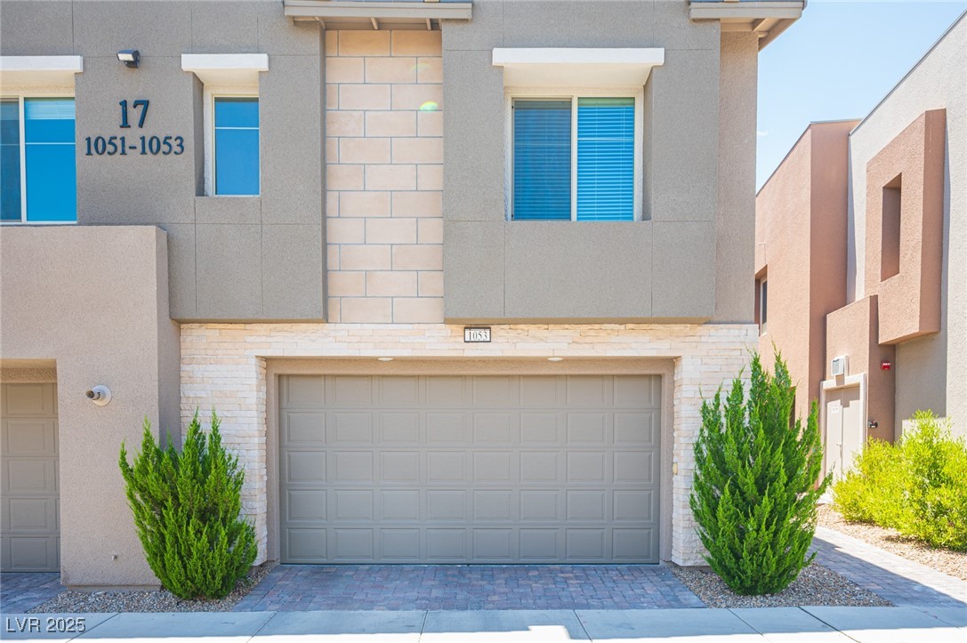 Properties 4 600 N Carriage Hill Drive 1053