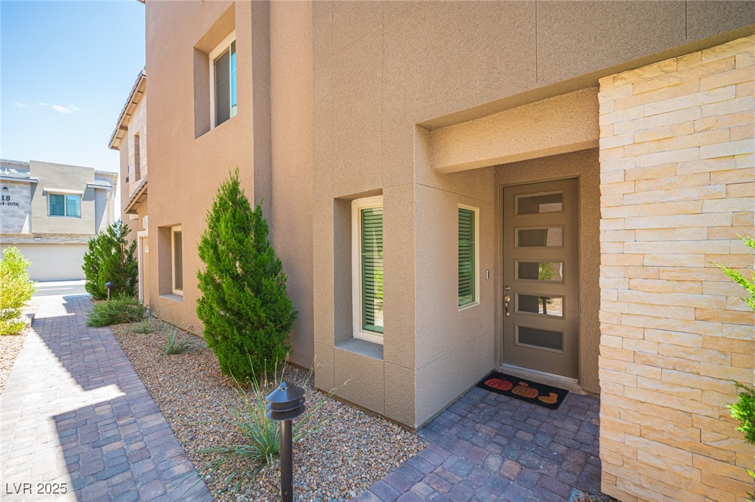 Properties 1 600 N Carriage Hill Drive 1053