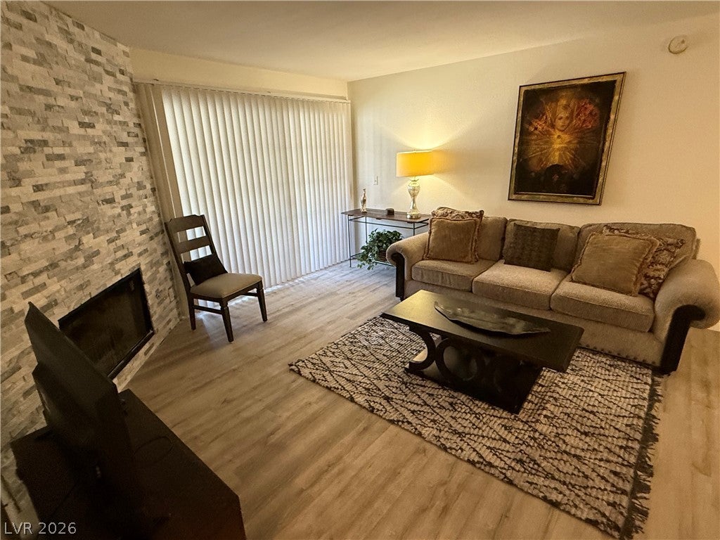 2200 S FORT APACHE Road 2172