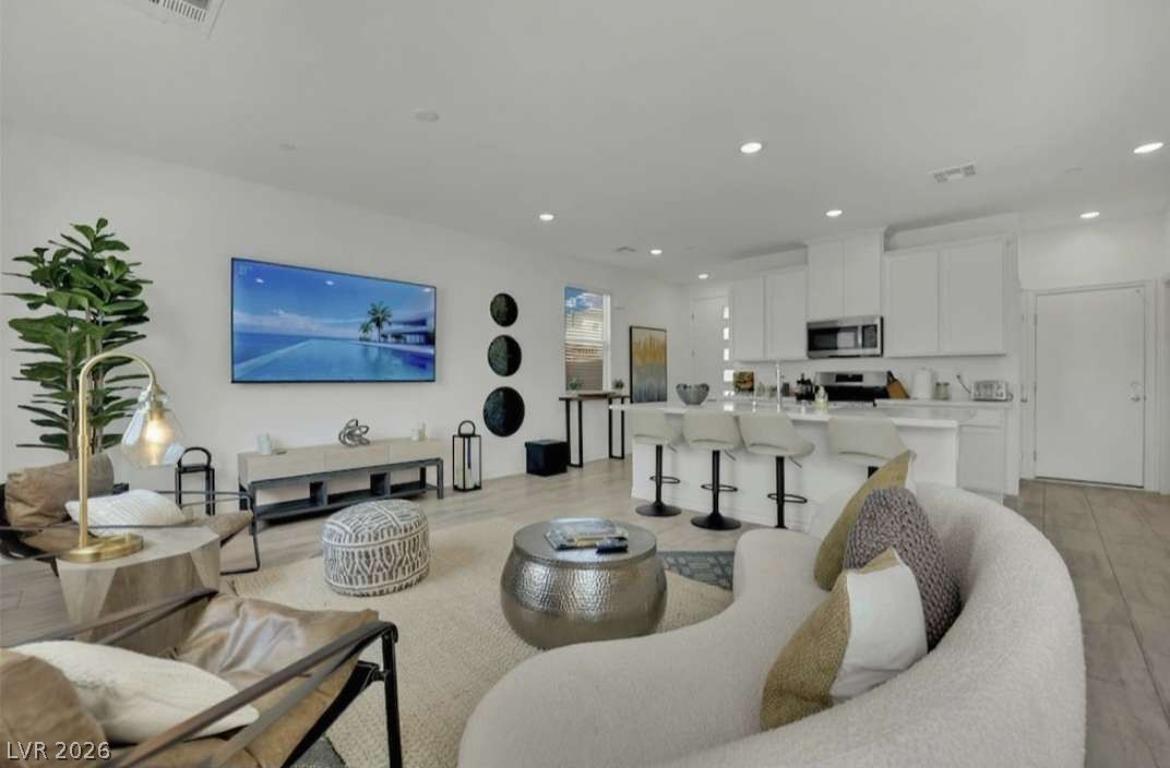8907 Roadrunner Ravine Street