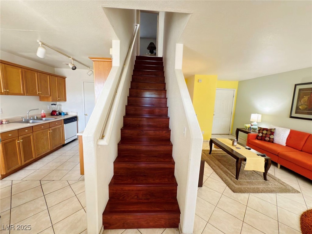 5330 E Charleston Boulevard 113