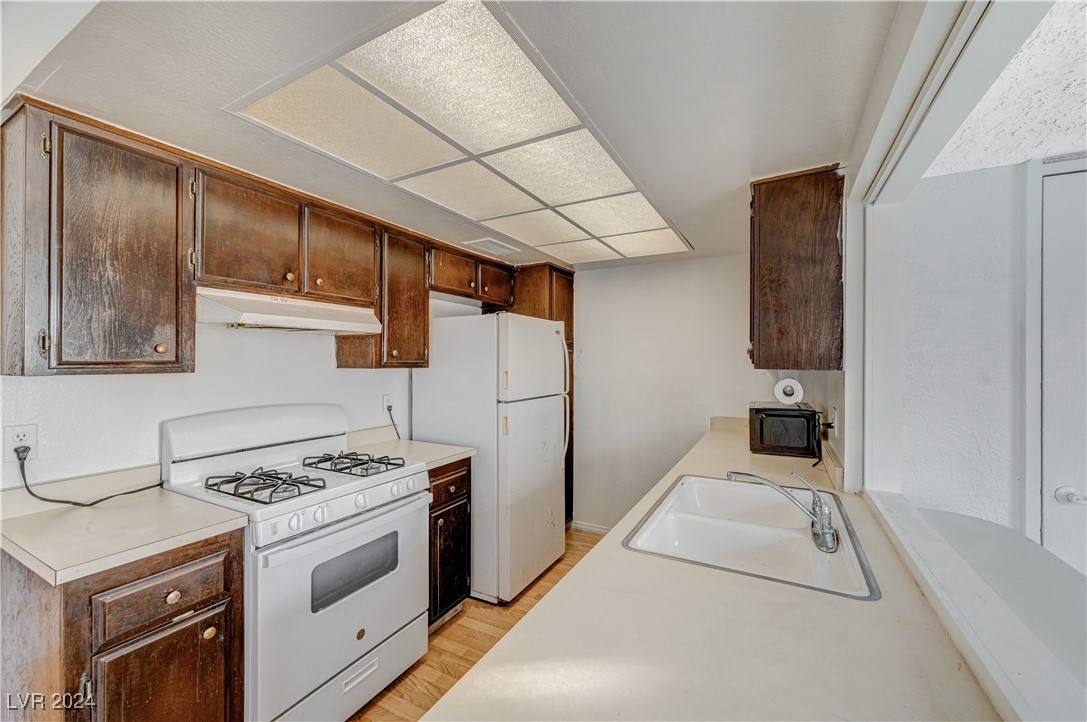 1420 Vegas Valley Drive #18, Las Vegas, Nevada image 12