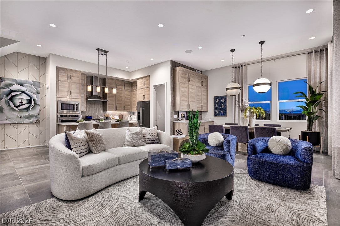 2502 Indigo Mountain Street