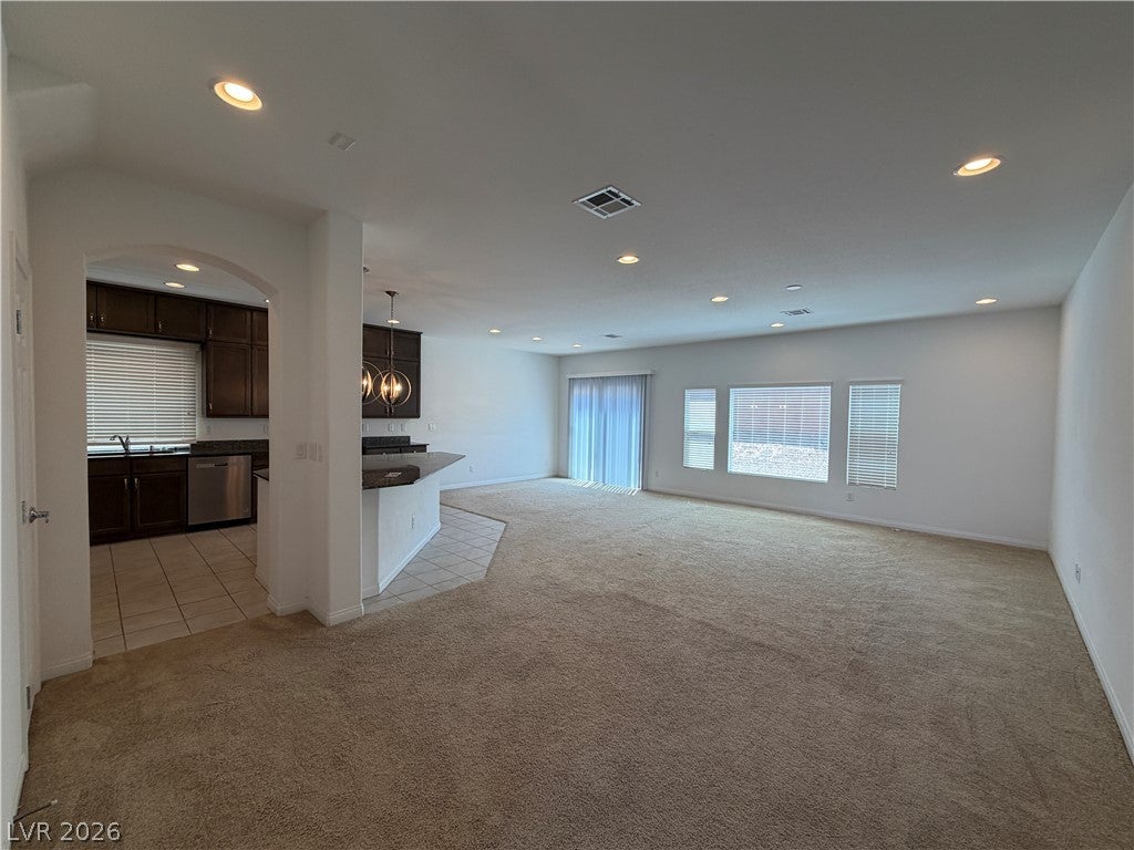 7869 Tyrell Peaks Street