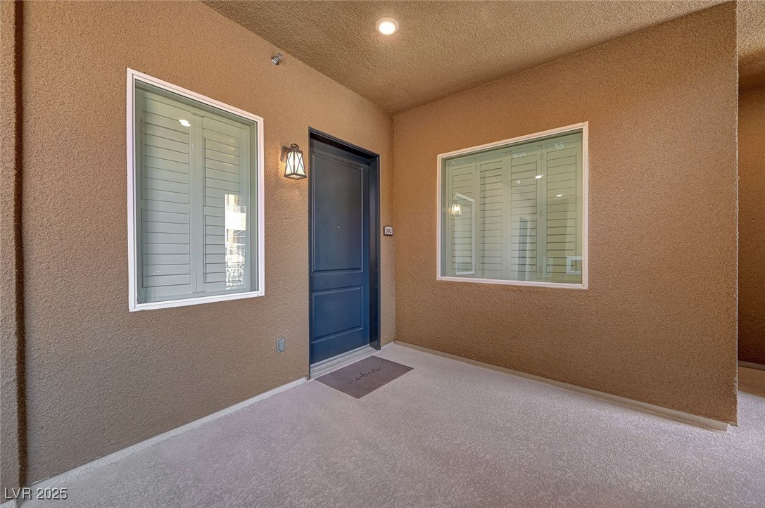 9129 Las Manaitas Avenue 302