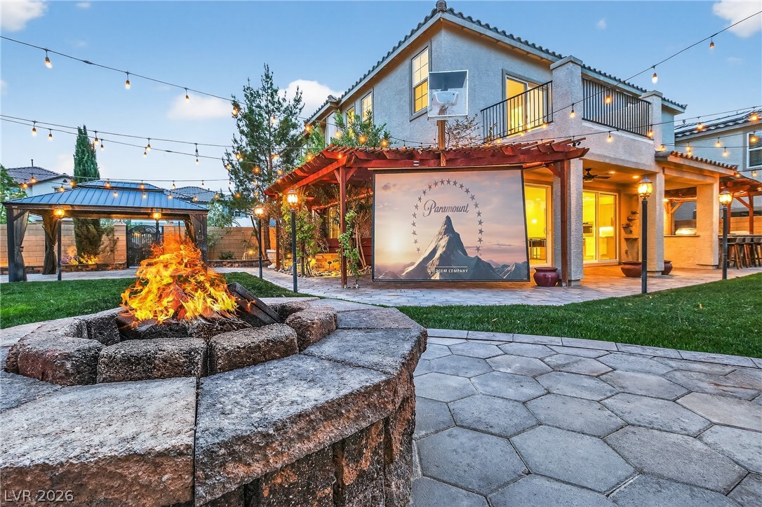 10988 Wonder Hills Street