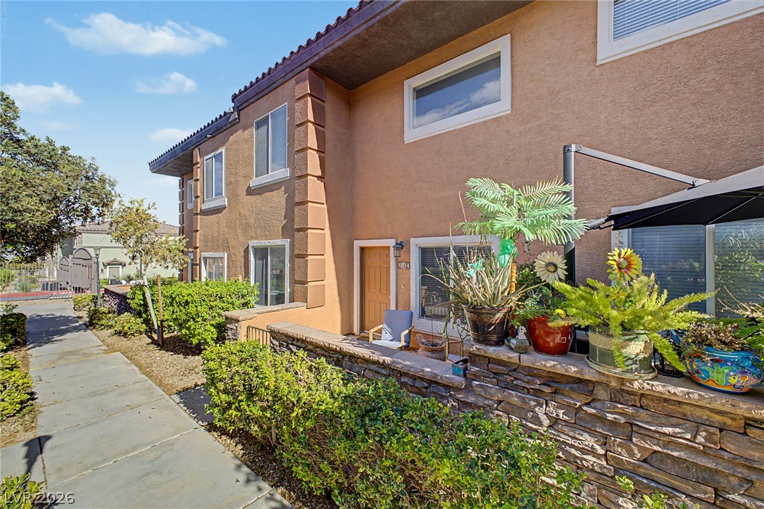 10514 Gold Shadow Avenue