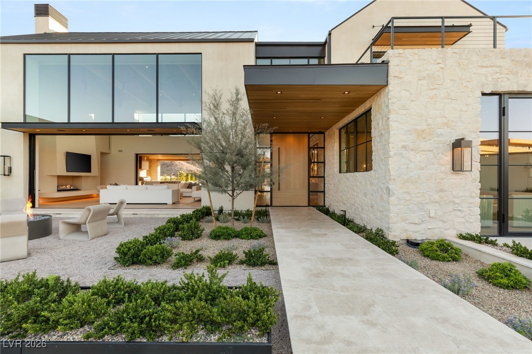 23 Sanctuary Peak Court