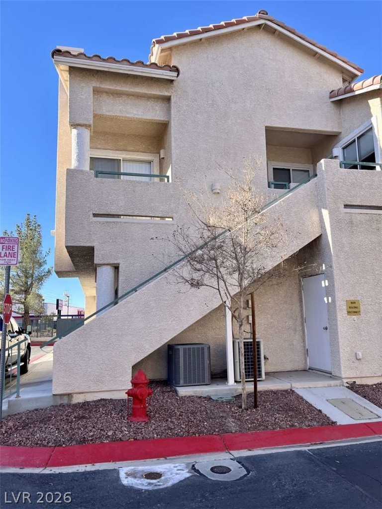 7450 S Eastern Avenue 2001