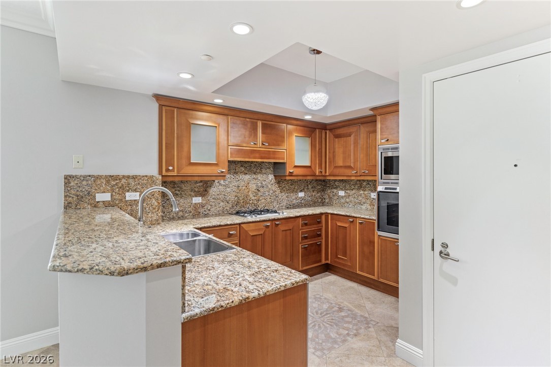 2777 Paradise Road 901