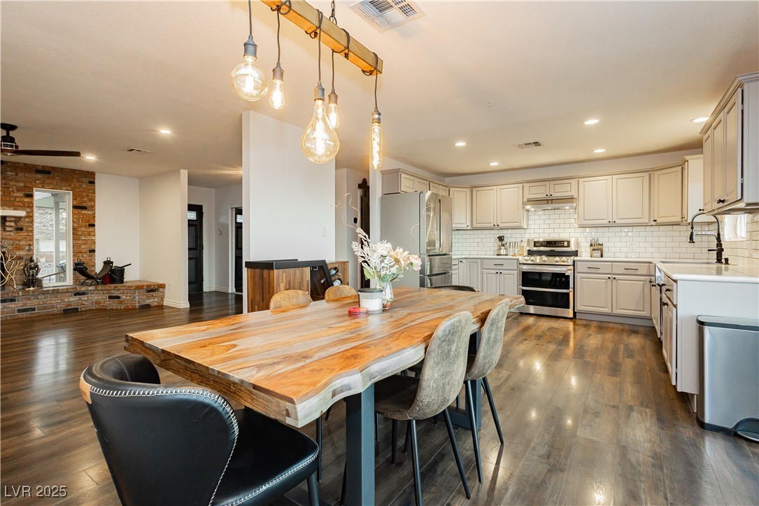 200 E Desert Rose Drive, Henderson, Nevada image 33